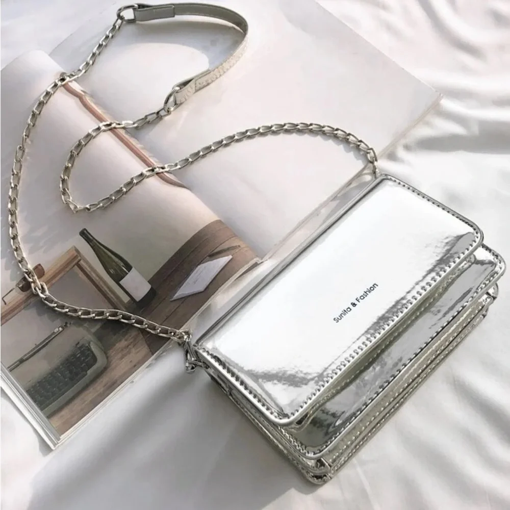 Silver Button Close Chain Strap Women's Crossbody/Shoulder Purse Bag NWOT - Picture 2 of 4